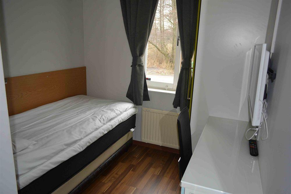 Hotell Angora โซเลนทูนา ภายนอก รูปภาพ