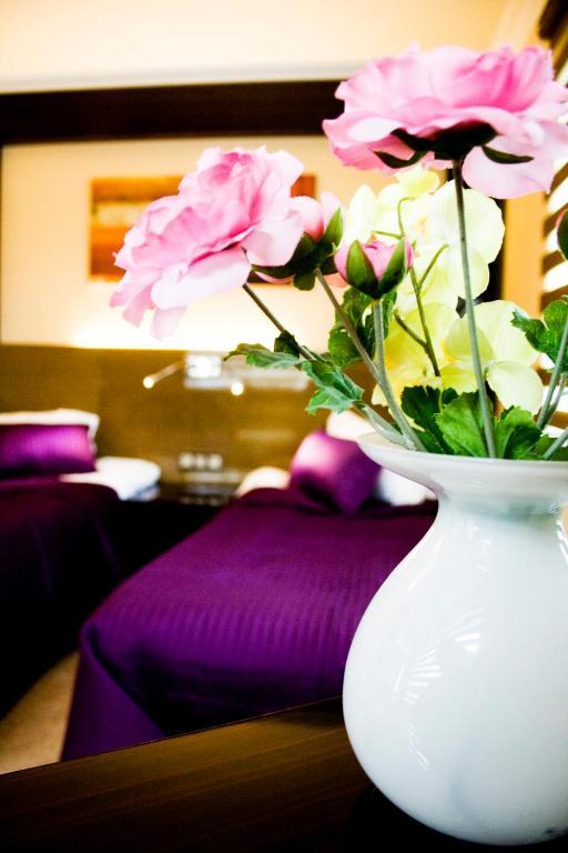 Hotell Angora โซเลนทูนา ภายนอก รูปภาพ