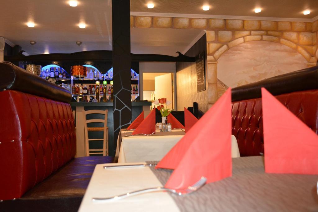 Hotell Angora โซเลนทูนา ภายนอก รูปภาพ
