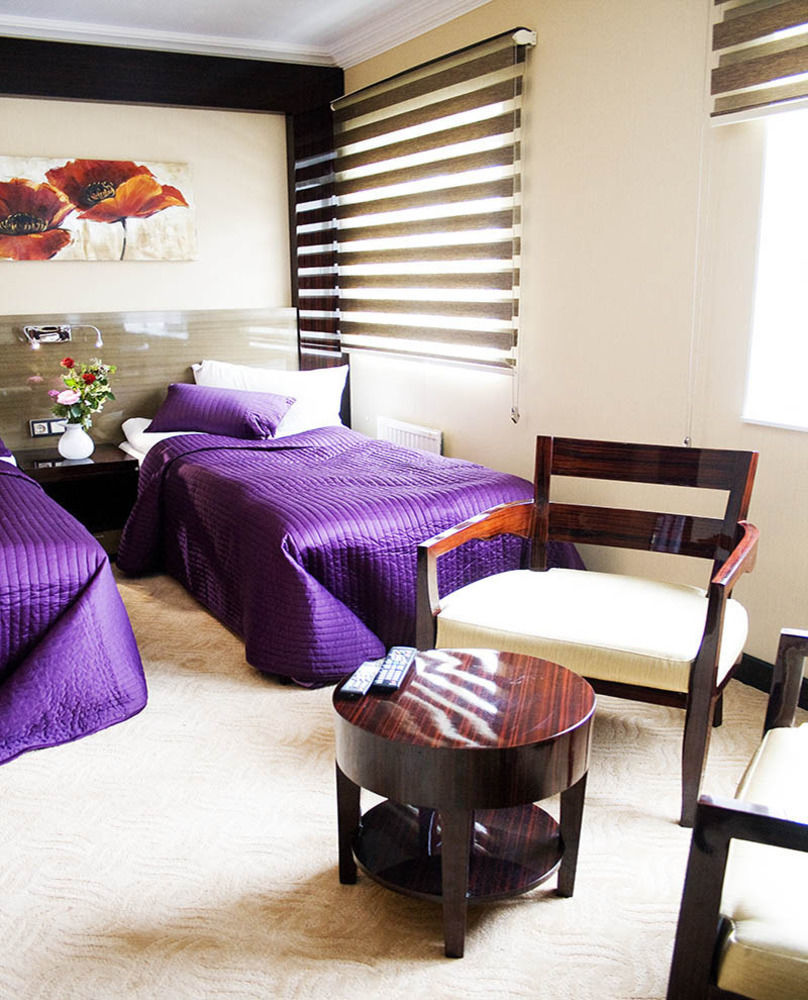 Hotell Angora โซเลนทูนา ภายนอก รูปภาพ