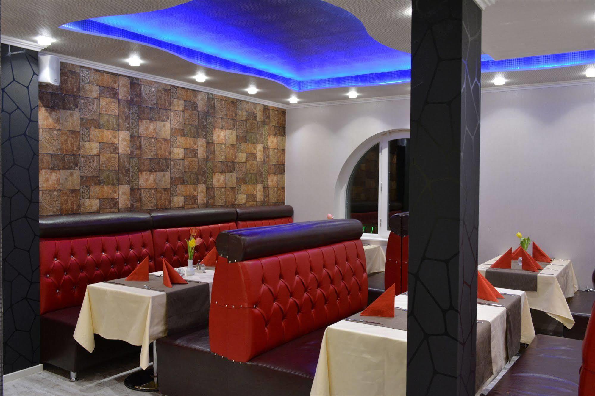 Hotell Angora โซเลนทูนา ภายนอก รูปภาพ