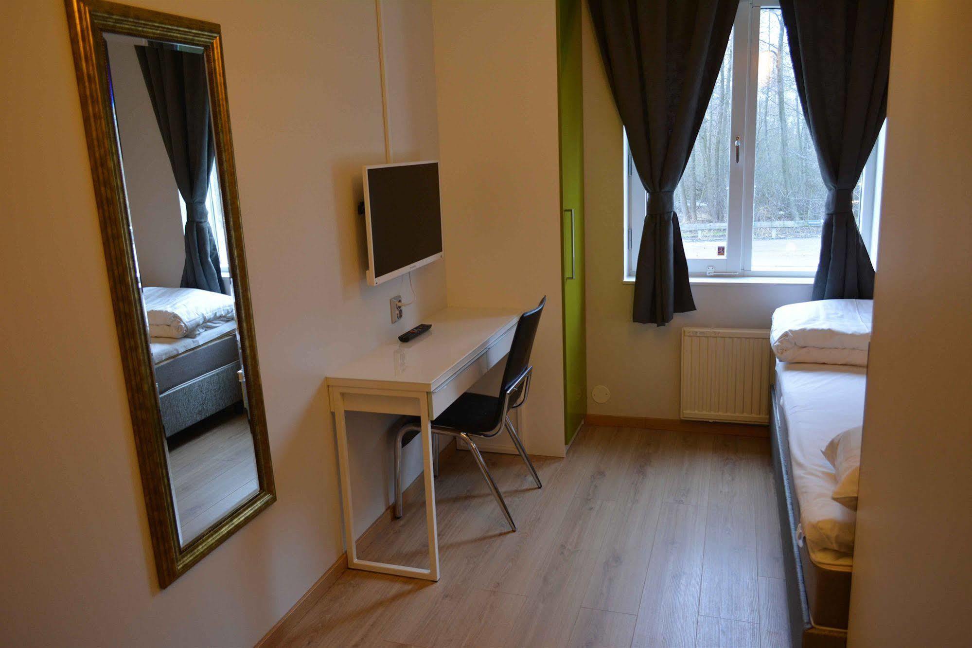 Hotell Angora โซเลนทูนา ภายนอก รูปภาพ