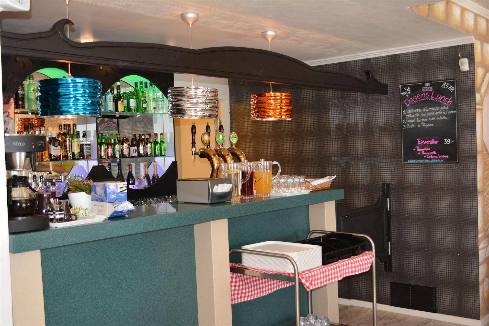 Hotell Angora โซเลนทูนา ภายนอก รูปภาพ