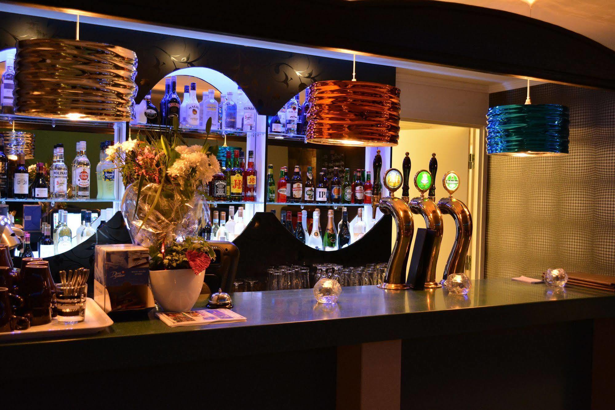 Hotell Angora โซเลนทูนา ภายนอก รูปภาพ